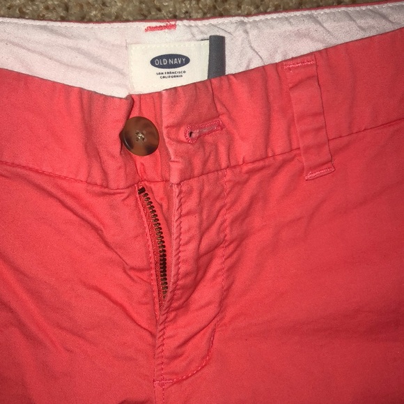 Old navy shorts - Picture 2 of 2